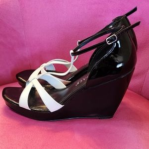 WHITE HOUSE BLACK MARKET WEDGE HEELS SZ 8.5